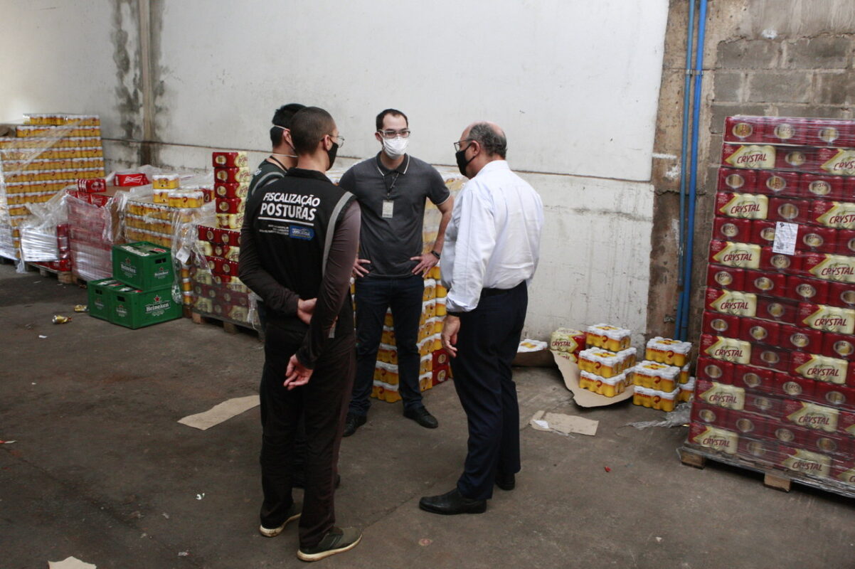 Força-tarefa apreende 60 mil latas de cerveja durante Fase Rígida em Uberlândia