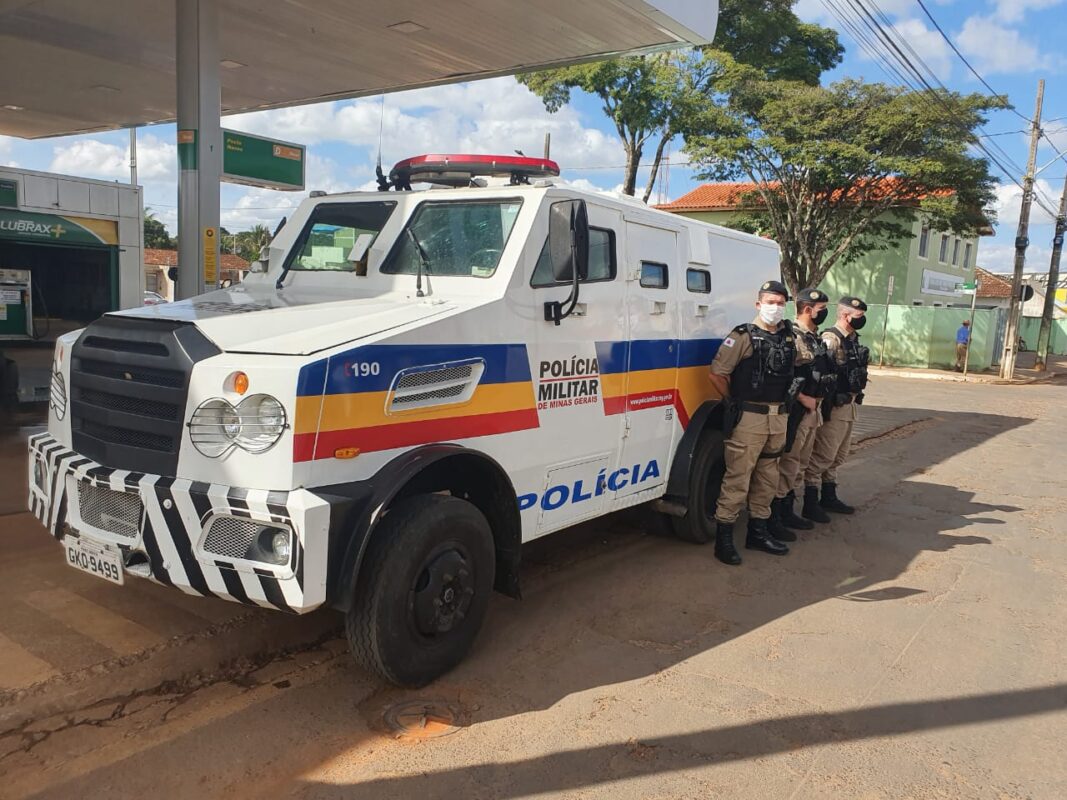PM aumenta policiamento com apoio de viatura blindada em cidades do Triângulo Mineiro