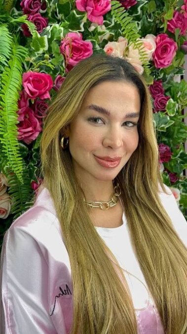 Kerline, 1ª eliminada do BBB 21, está preparando o visual para live com participantes na final do programa