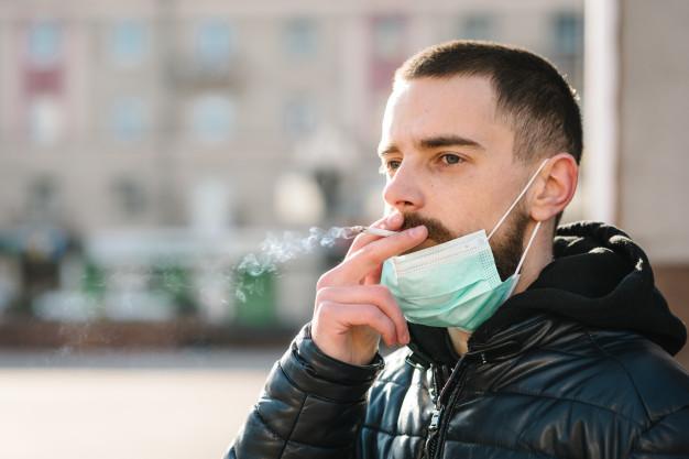 Pesquisa revela que 44% dos fumantes consumiram mais cigarros durante a pandemia