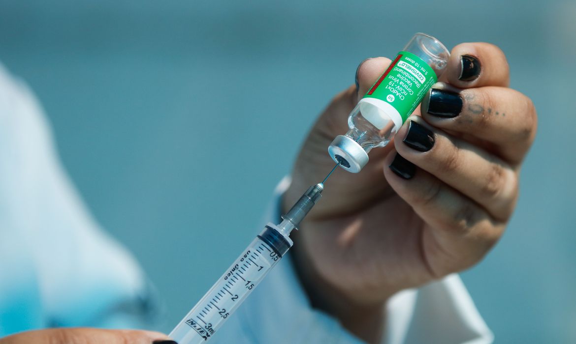 Empresas podem exigir comprovante de vacinação