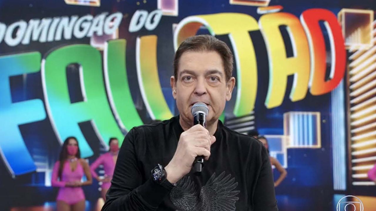 Faustão tem saída da Globo antecipada e Thiago Leifert assume programa temporariamente