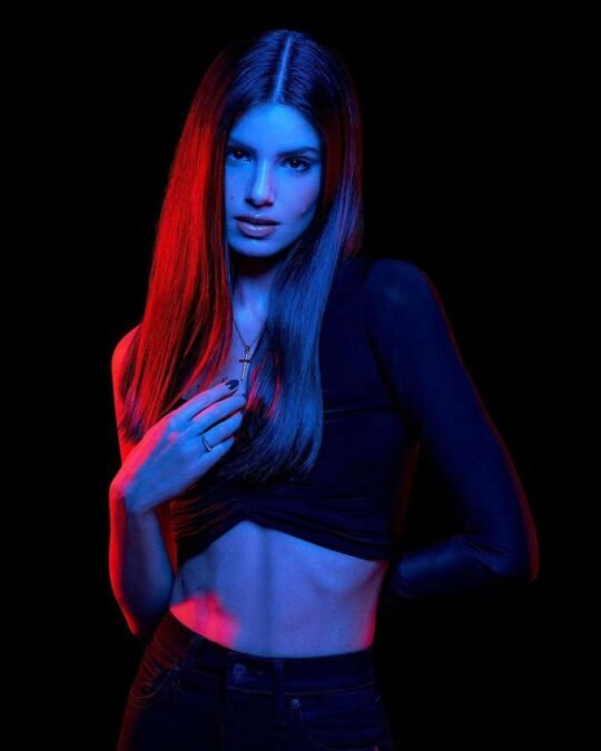 A atriz Camila Queiroz