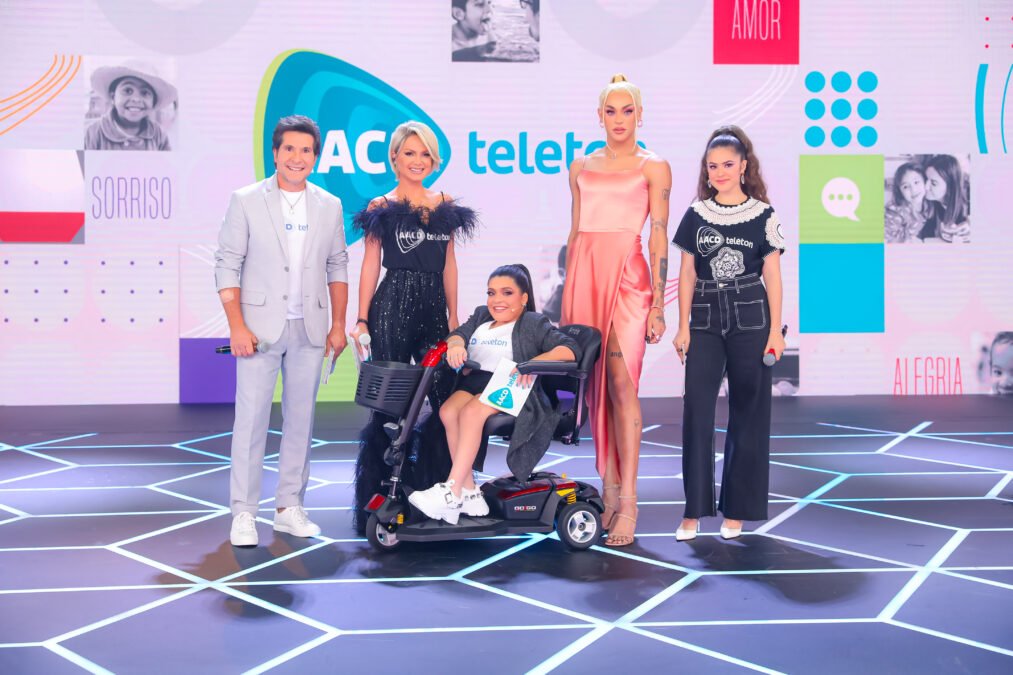 Artistas no palco do Teleton 2021