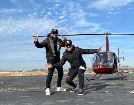 A dupla Diego & Victor Hugo durante passeio de helicóptero - Foto: Divulgação/Redes Sociais