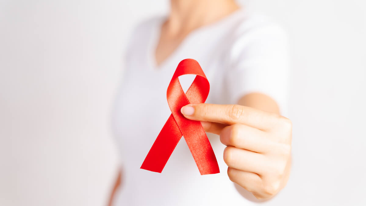 Dezembro Vermelho: mitos e verdades de quem vive com HIV