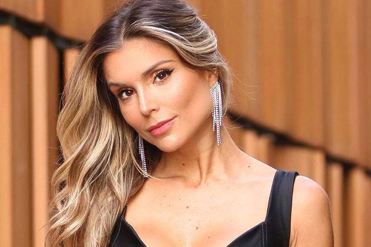 A apresentadora Flávia Viana - Foto: Divulgação